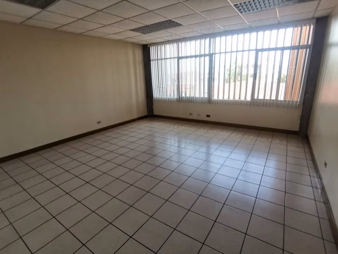 SE VENDE EDIFICIO COMERCIAL EN CURRIDABAT