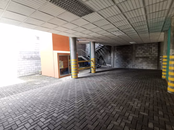 SE VENDE EDIFICIO COMERCIAL EN CURRIDABAT