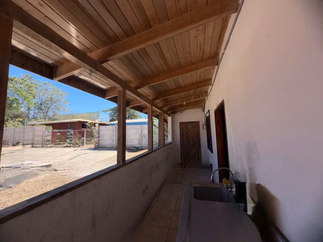CASA CON 4 APARTAMENTOS TIPO ESTUDIO EN VENTA – TAMARINDO, GUANACASTE