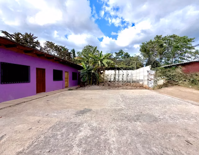 CASA CON 4 APARTAMENTOS TIPO ESTUDIO EN VENTA – TAMARINDO, GUANACASTE