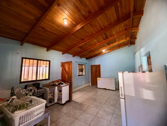 CASA CON 4 APARTAMENTOS TIPO ESTUDIO EN VENTA – TAMARINDO, GUANACASTE