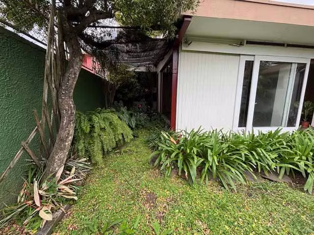 Venta de casa independiente con uso de suelo mixto, Barrio Escalante