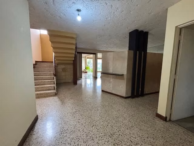 Venta de casa independiente con uso de suelo mixto, Barrio Escalante