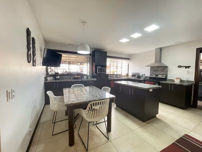 Venta Casa independiente en Escazu