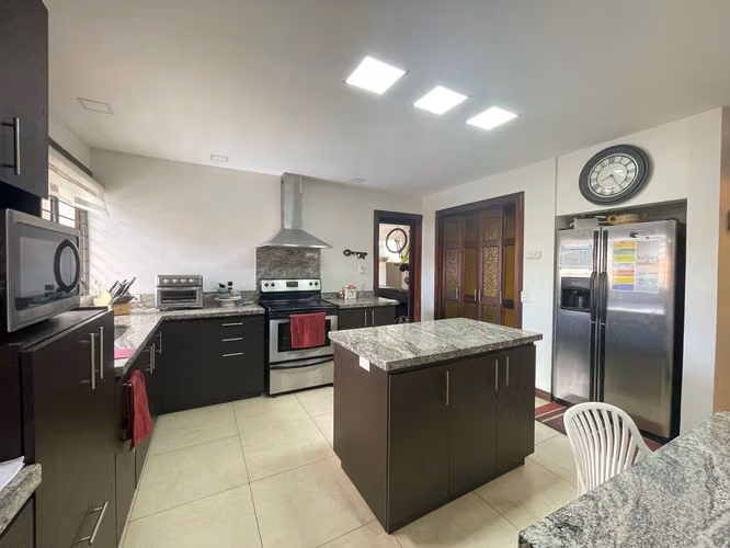 Venta Casa independiente en Escazu