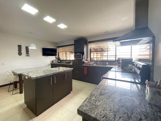 Venta Casa independiente en Escazu