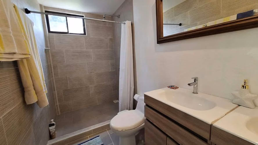 Casa de Lujo Lista para Vivir Cerca de Playa Blanca, Villa Leona