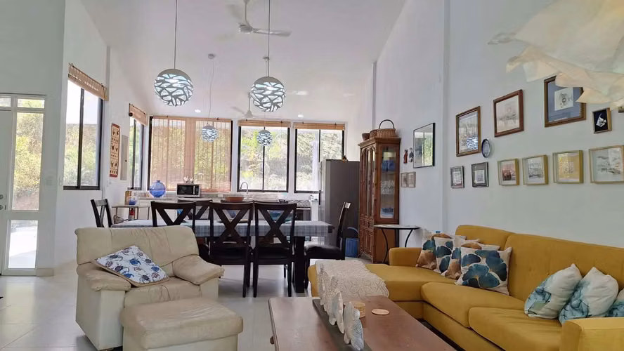 Casa de Lujo Lista para Vivir Cerca de Playa Blanca, Villa Leona