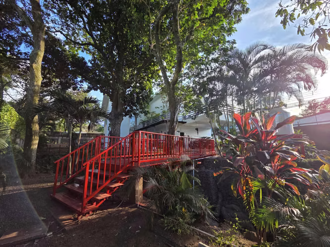 Terreno de 1050 m2 - Propiedad con Naturaleza - Amueblada