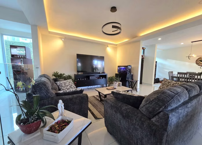Terreno de 1050 m2 - Propiedad con Naturaleza - Amueblada