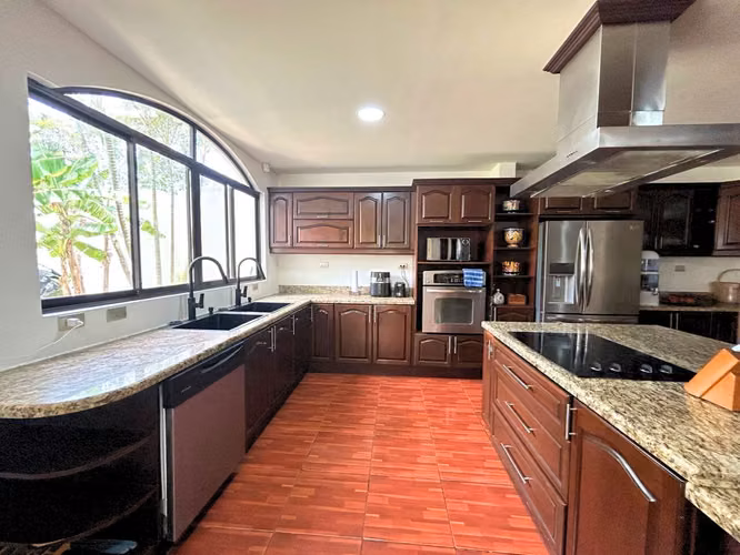 VENTA Y ALQUILER DE CASA EN RESIDENCIAL PIEDADES DE SANTA ANA* - Imagen 3