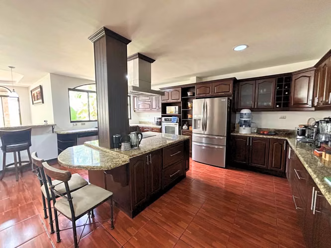 VENTA Y ALQUILER DE CASA EN RESIDENCIAL PIEDADES DE SANTA ANA* - Imagen 2
