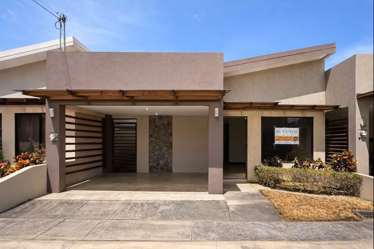 VENTA DE CASA EN CONDOMINIO LOS HIGUERONES, ALAJUELA* - Imagen 1