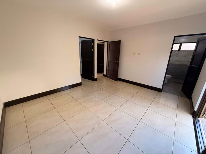 VENTA DE CASA EN CONDOMINIO LOS HIGUERONES, ALAJUELA* - Imagen 5