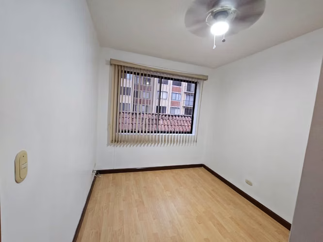SE ALQUILA APARTAMENTO EN LA URUCA