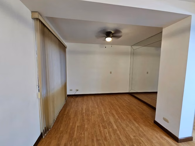 SE ALQUILA APARTAMENTO EN LA URUCA