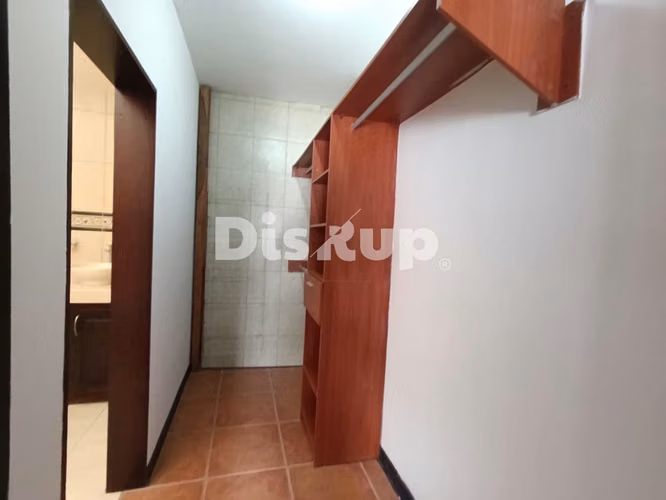 Venta de propiedad con dos apartamentos en Trejos Montealegre, Escazú