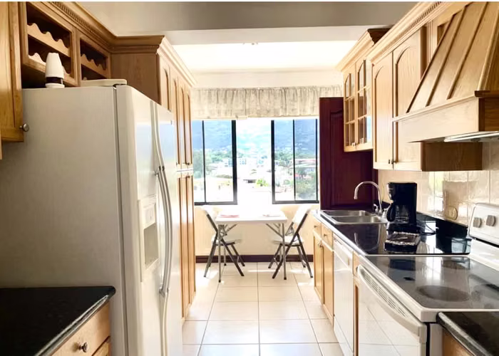 EN TORRE  APT SOBRIO 100M2    AMOBLADO FULL 2 HABITACIONES  ESCAZU TREJOS MONTREALEGRE - Imagen 1