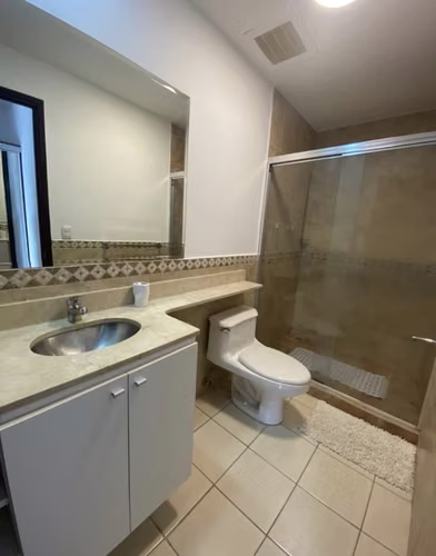 EN TORRE  APT SOBRIO 100M2    AMOBLADO FULL 2 HABITACIONES  ESCAZU TREJOS MONTREALEGRE - Imagen 17