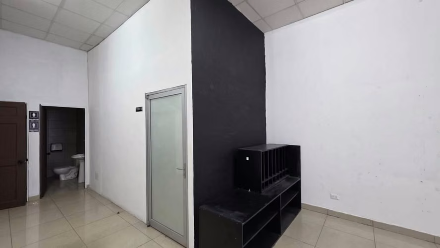 Local Comercial Rohromoser 225m-parqueo - Imagen 2