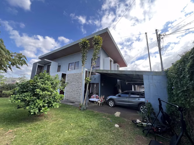 Se Vende Complejo de 3 Apartamentos Residencial en San Ramón