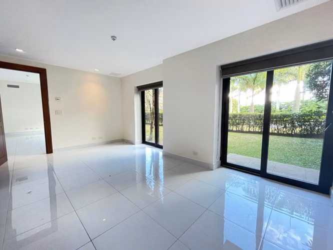 VENTA DE APARTAMENTO EN CONDOMINIO ACRÓPOLIS*
