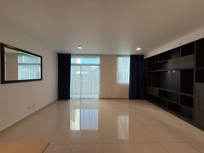Venta de apartamento en Planta Baja, en Condominio Bambú Rivera