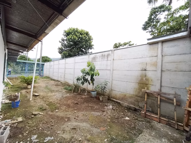 Venta de casa grande. Siquirres, Limón.