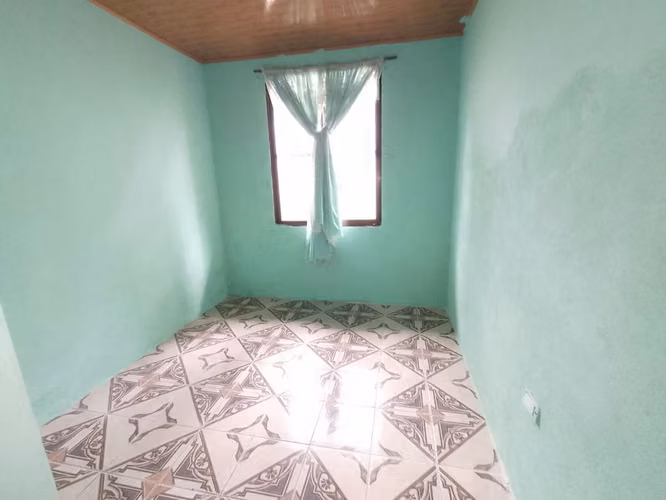 Venta de casa grande. Siquirres, Limón.