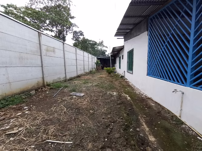 Venta de casa grande. Siquirres, Limón.