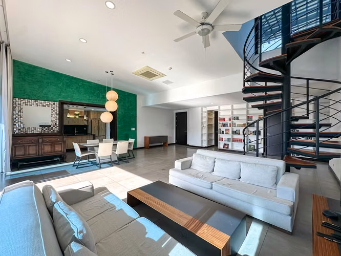 VENTA DE PENTHOUSE EN 203 GUACHIPELIN CON TERRAZA PRIVADA