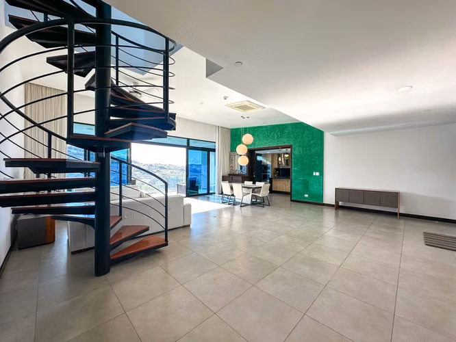 VENTA DE PENTHOUSE EN 203 GUACHIPELIN CON TERRAZA PRIVADA