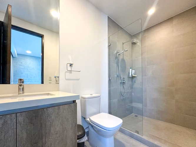 VENTA DE PENTHOUSE EN 203 GUACHIPELIN CON TERRAZA PRIVADA