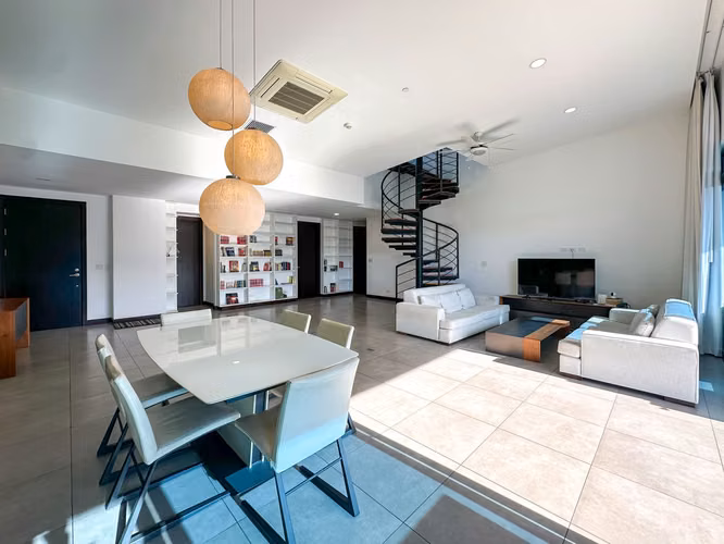 PENTHOUSE FOR SALE IN 203 GUACHIPELIN WITH PRIVATE TERRACE