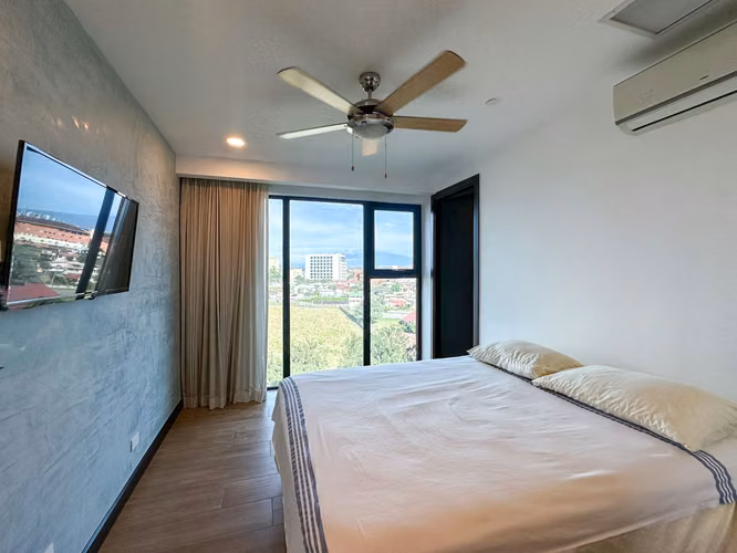 VENTA DE PENTHOUSE EN 203 GUACHIPELIN CON TERRAZA PRIVADA