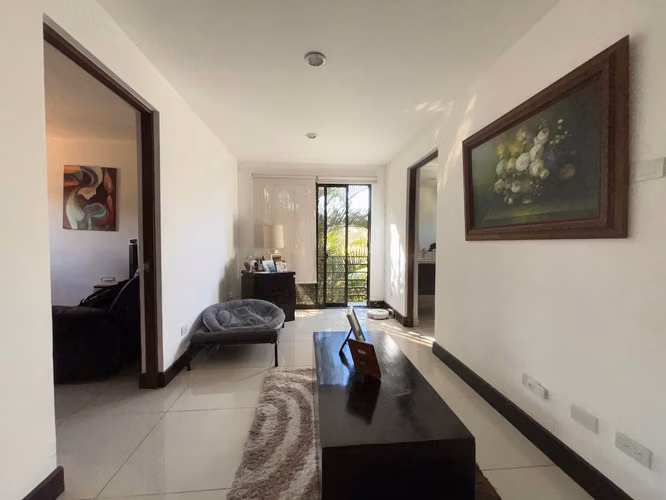 VENTA DE CASA ESQUINERA EN CONDOMINIO PARQUES DEL SOL - SANTA ANA