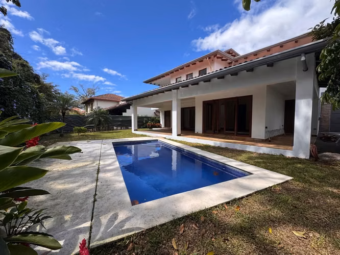 VENTA DE CASA EN CONDOMINIO HACIENDA LINDORA - SANTA ANA - Imagen 9
