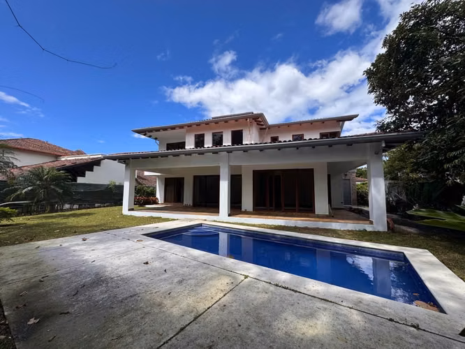VENTA DE CASA EN CONDOMINIO HACIENDA LINDORA - SANTA ANA - Imagen 5