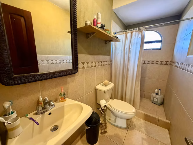 VENTA DE CASA INDEPENDIENTE - EN RESIDENCIAL - CURRIDABAT