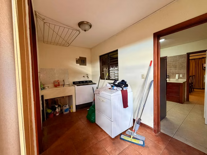 VENTA DE CASA INDEPENDIENTE - EN RESIDENCIAL - CURRIDABAT
