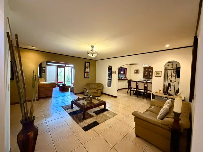 VENTA DE CASA INDEPENDIENTE - EN RESIDENCIAL - CURRIDABAT