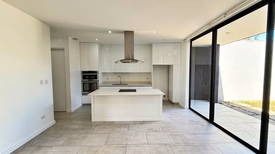 Venta casa elegante y contemporánea de 1 nivel, Condominio Évora. (FE) - Imagen 2