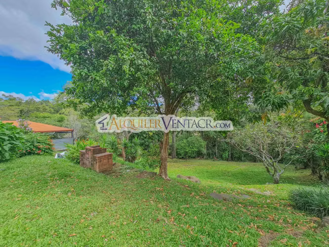 LAURELES ESCAZU! PROPERTY TO REMODEL WITH 1,436 M2 OF LAND
