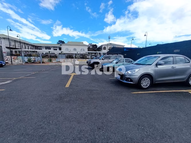 Venta de parqueo en San José, propiedad para inversión.