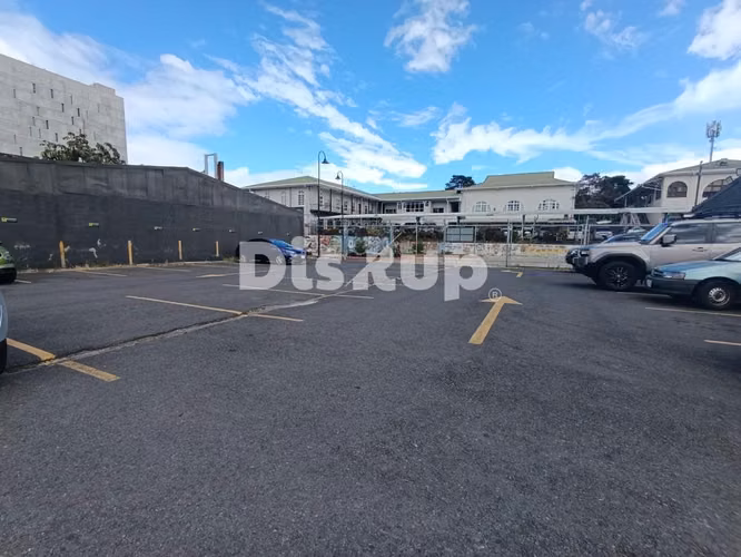 Venta de parqueo en San José, propiedad para inversión.