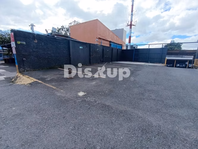 Venta de parqueo en San José, propiedad para inversión.