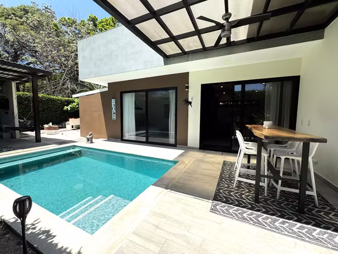 Moderna Casa con Piscina Privada – Playas del Coco