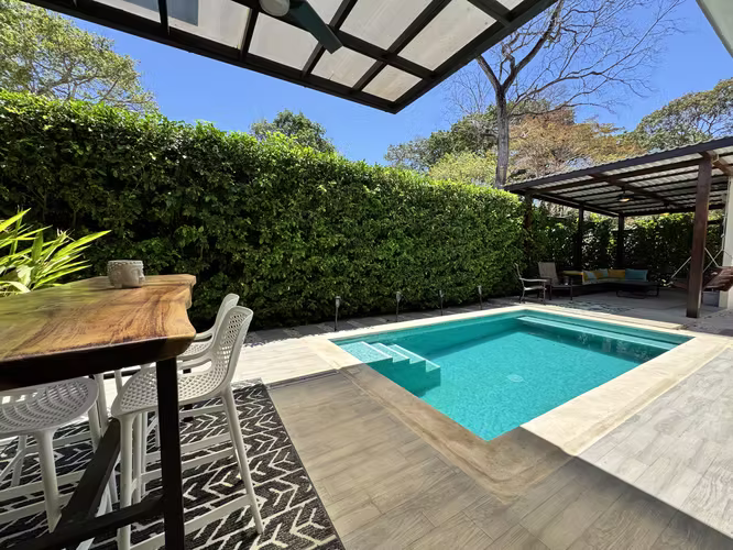 Moderna Casa con Piscina Privada – Playas del Coco