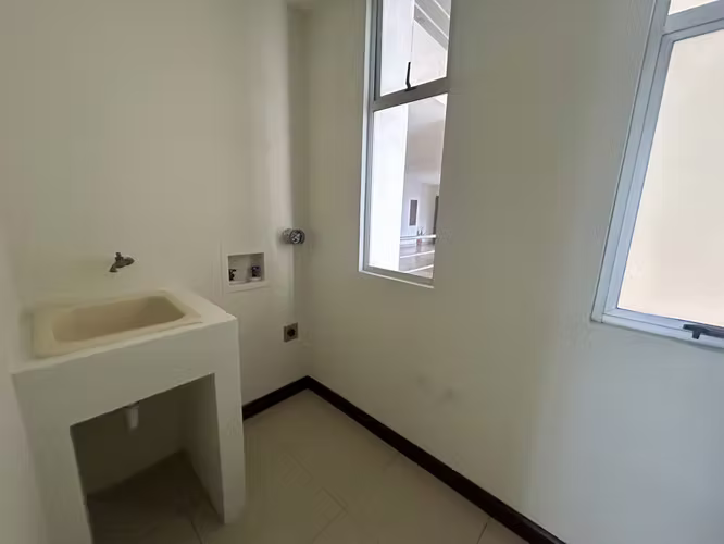 Apartamento en Venta de 3 habitaciones en Condominio Torres San Marino – Ulloa de Heredia.