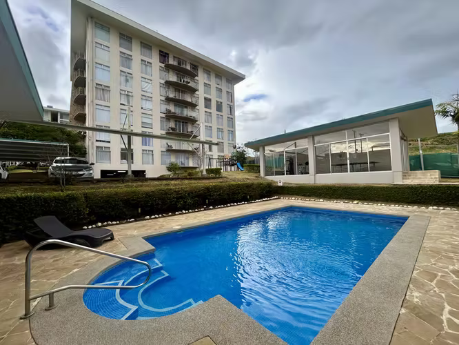 Apartamento en Venta de 3 habitaciones en Condominio Torres San Marino – Ulloa de Heredia.